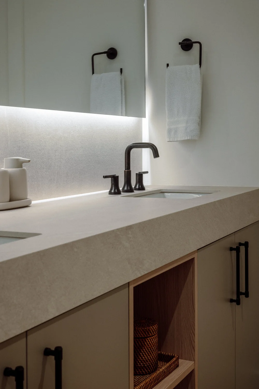 Pinecrest Residence interior 8